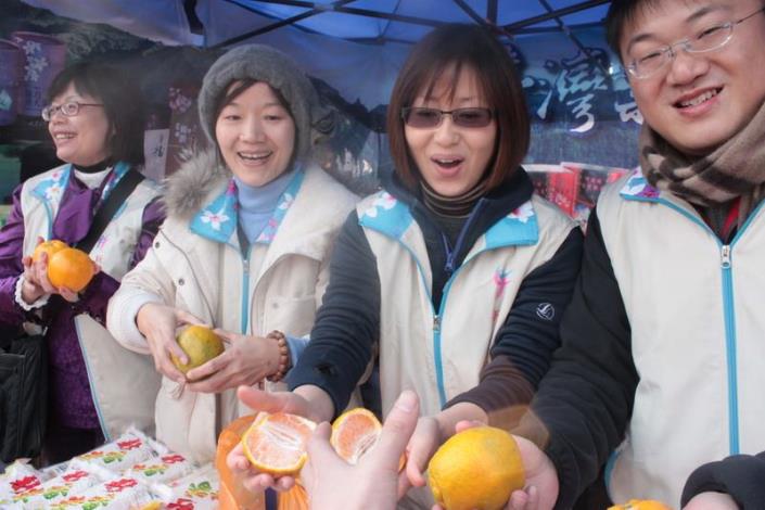 新竹縣政府參加蘇州市年貨大街　桶柑與新香米大獲好評